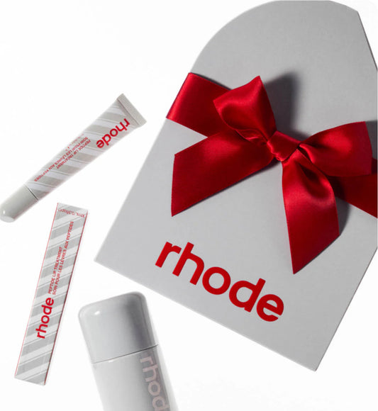 Rhode holiday duo
GLAZING MILK + PEPTIDE LIP TREATMENT (peppermint glaze)