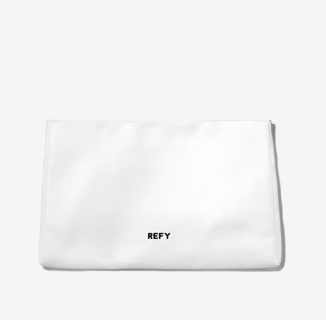 Refy REFY SIGNATURE BAG
Wipe clean makeup bag.