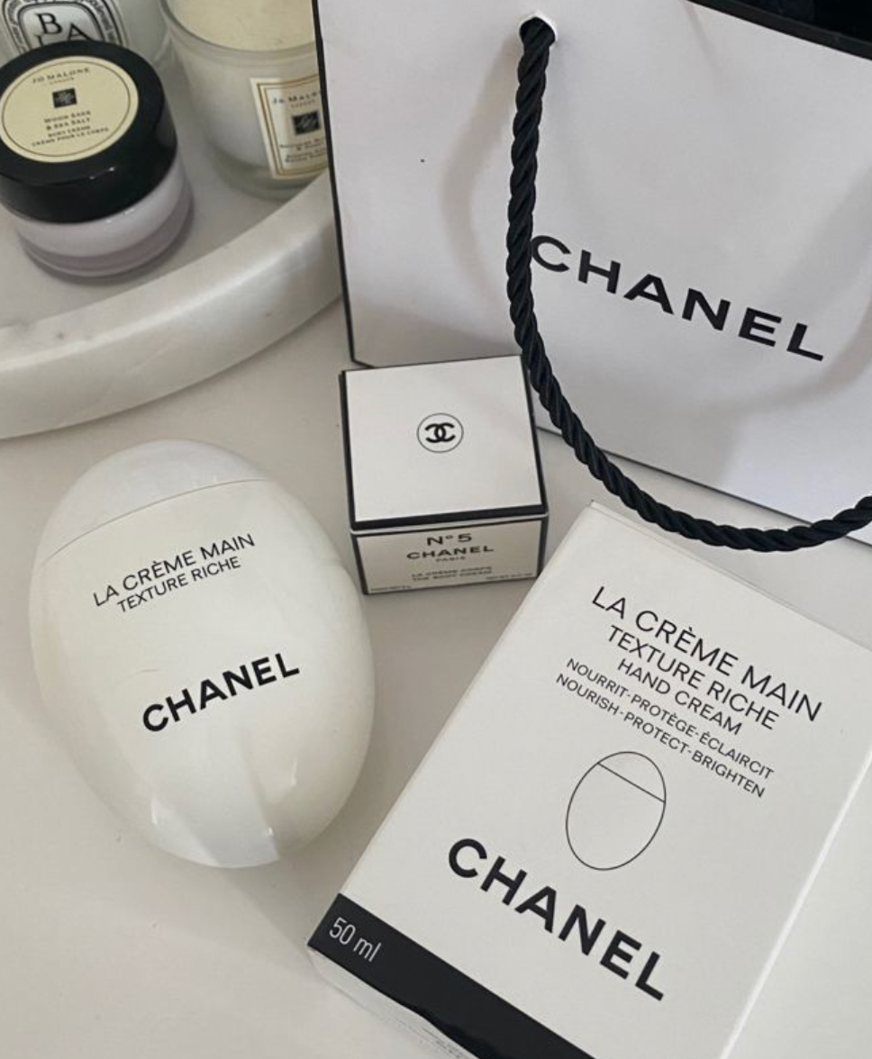 Chanel - LA CRÈME MAIN